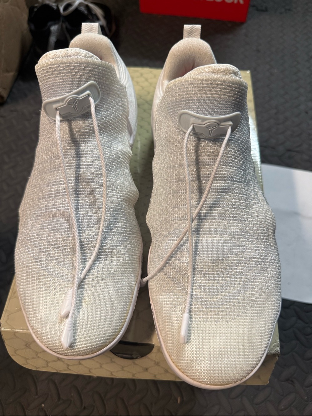 Kobe ADV NXT -